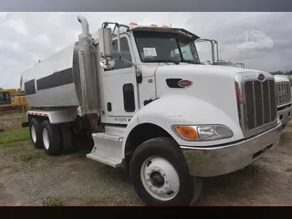 2013 PETERBILT 348