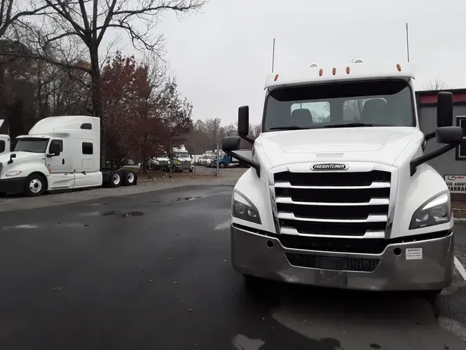 2020 FREIGHTLINER/MERCEDES NEW CASCADIA PX12664