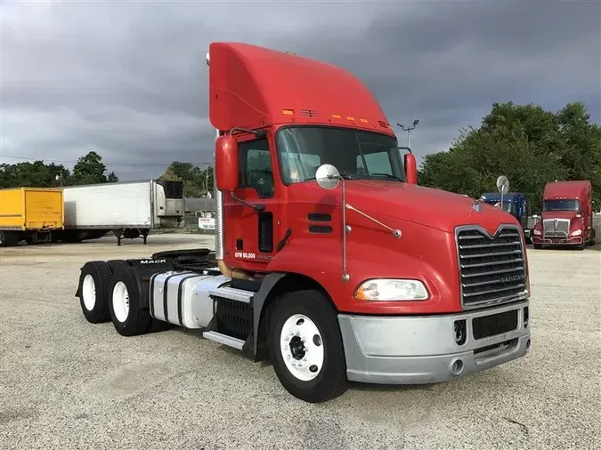 2016 MACK CXU613