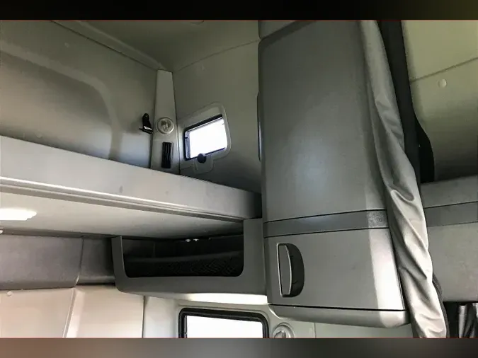 2022 INT LT625 6x4