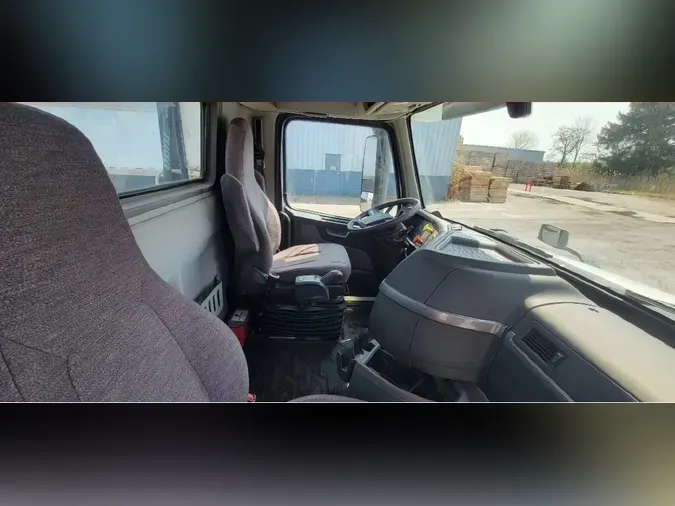 2020 VOLVO VNL64T3007c18169c45da2dfc6d8dd1e4dee68fda