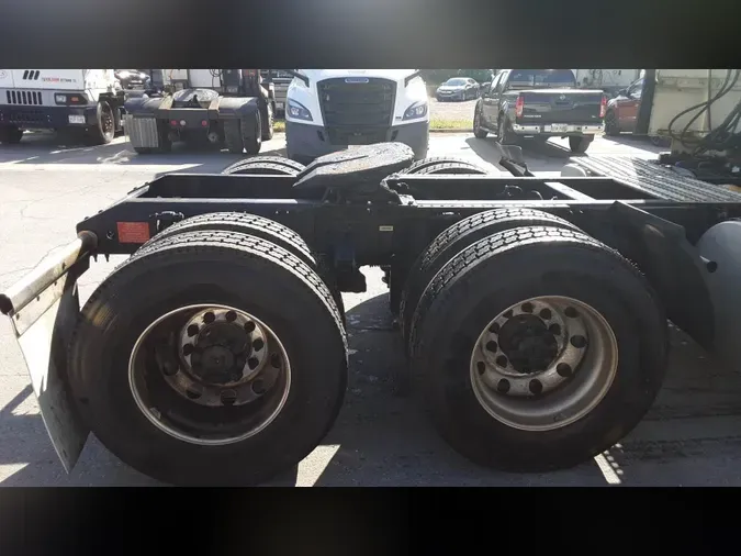 2020 Volvo VNL300