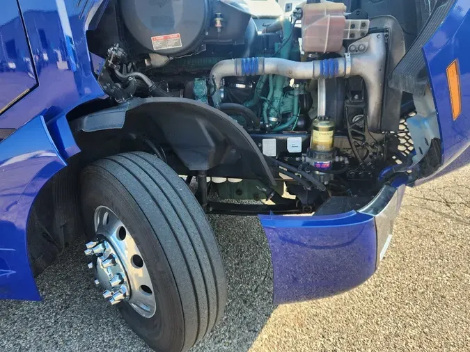 2020 VOLVO VNL760