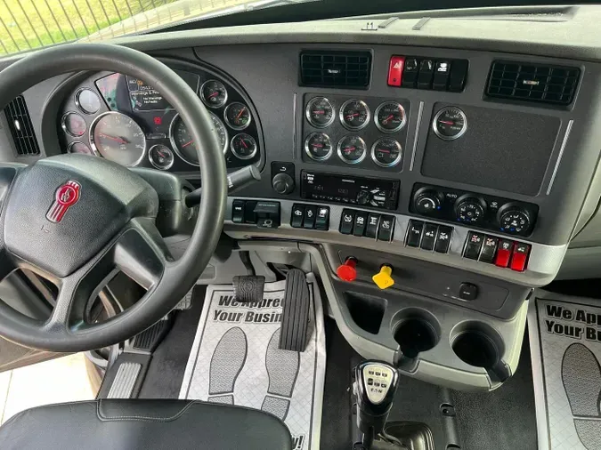 2021 Kenworth T880