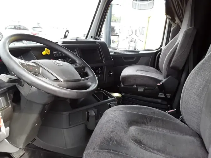 2019 VOLVO VNL64T-760