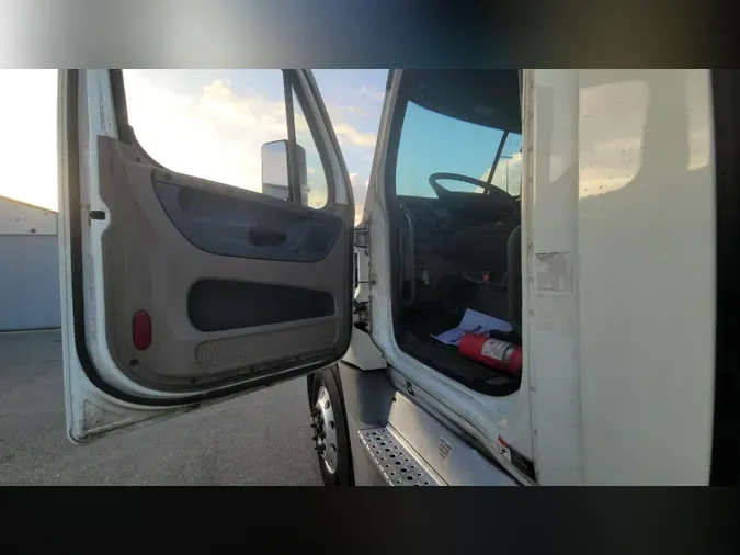 2018 Freightliner Cascadia7c231f74d9df5cdeec1290973d4b9172