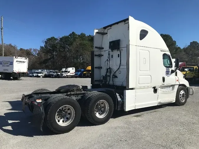 2019 Freightliner X12564ST