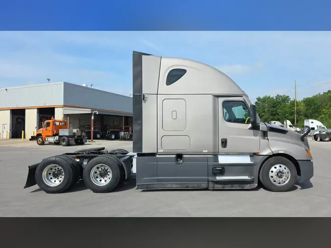 2025 Freightliner Cascadia 126
