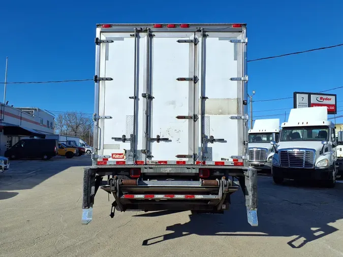 2017 FREIGHTLINER/MERCEDES M2 106