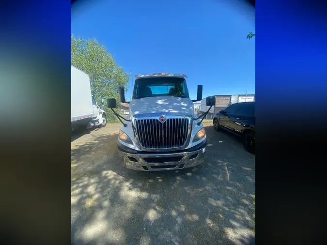 2019 NAVISTAR INTERNATIONAL RH613 DAYCAB S/A