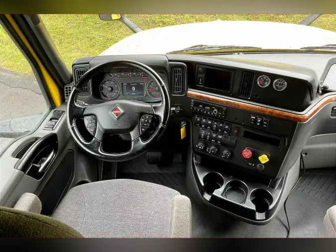 2022 INT LT625 6x4
