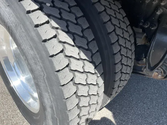 2019 Freightliner Business Class M2 106