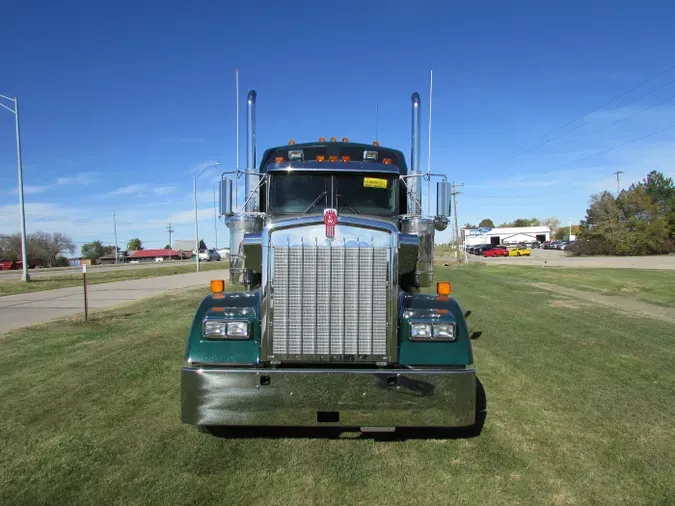 2026 Kenworth W900L