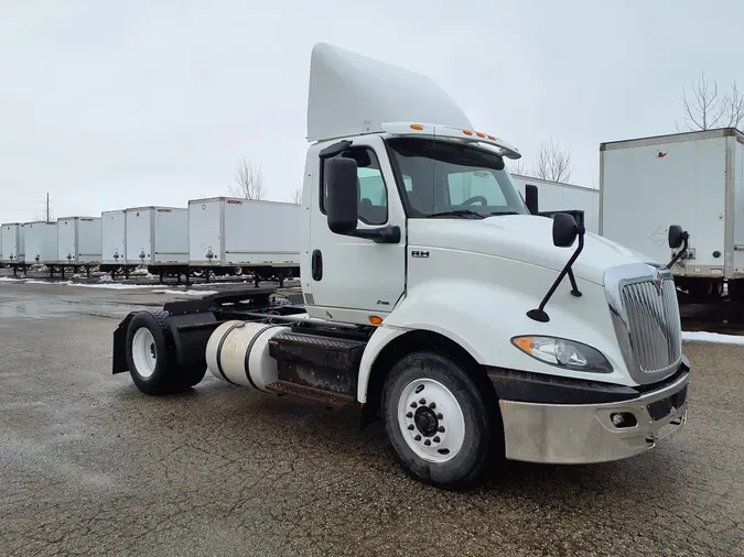 2019 NAVISTAR INTERNATIONAL RH613 DAYCAB S/A