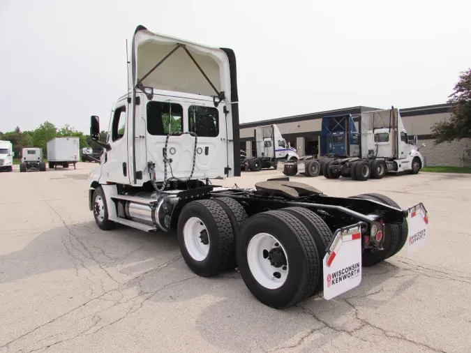 2020 Freightliner Cascadia