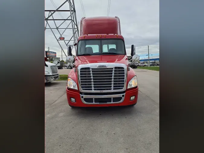 2013 FREIGHTLINER/MERCEDES CASCADIA 125