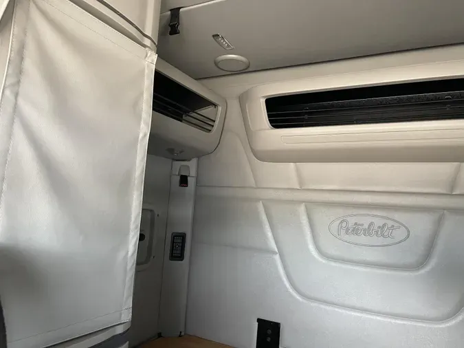 2023 Peterbilt 579