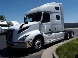 2020 VOLVO VNL64T-760