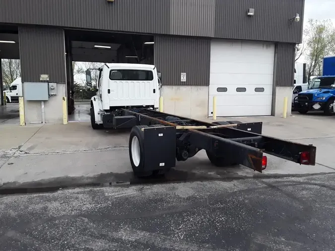 2020 FREIGHTLINER/MERCEDES M2 106
