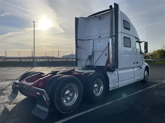 2020 VOLVO VNL860