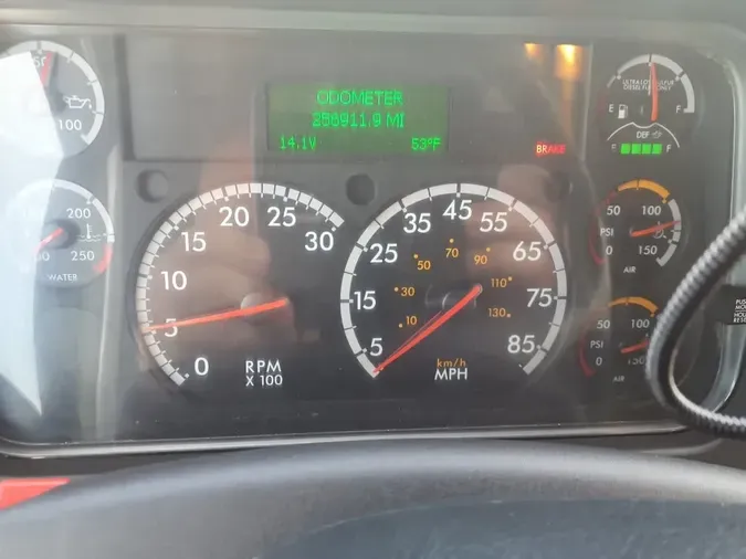 2017 FREIGHTLINER/MERCEDES M2-112