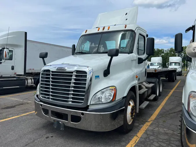 2015 FREIGHTLINER/MERCEDES CASCADIA 1257c55a75d223e2b5d0baba38e14bbe7c2