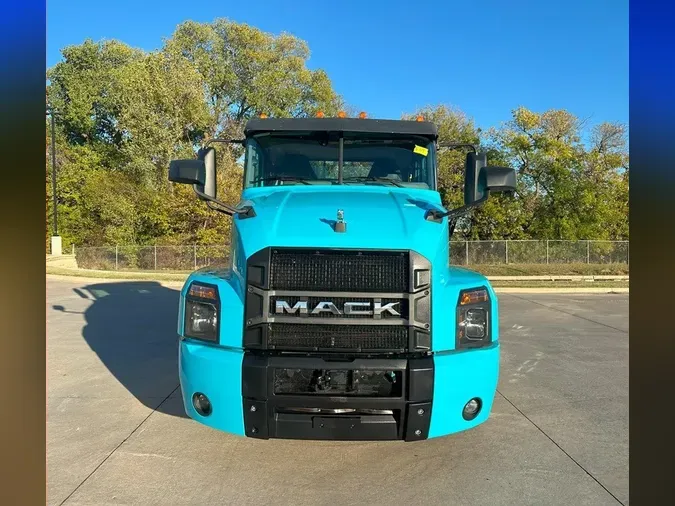 2020 MACK AN64T