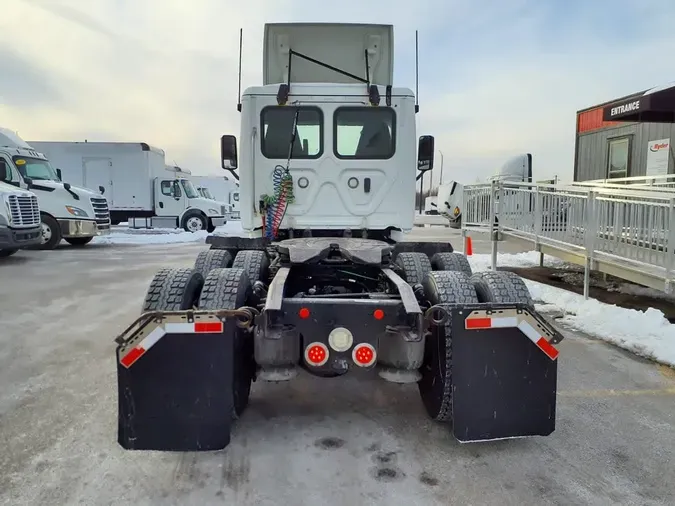 2020 FREIGHTLINER/MERCEDES CASCADIA 125