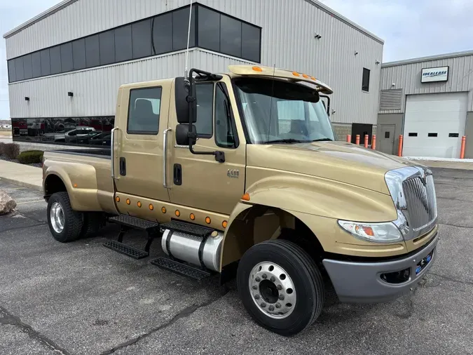 2006 International 4400LP