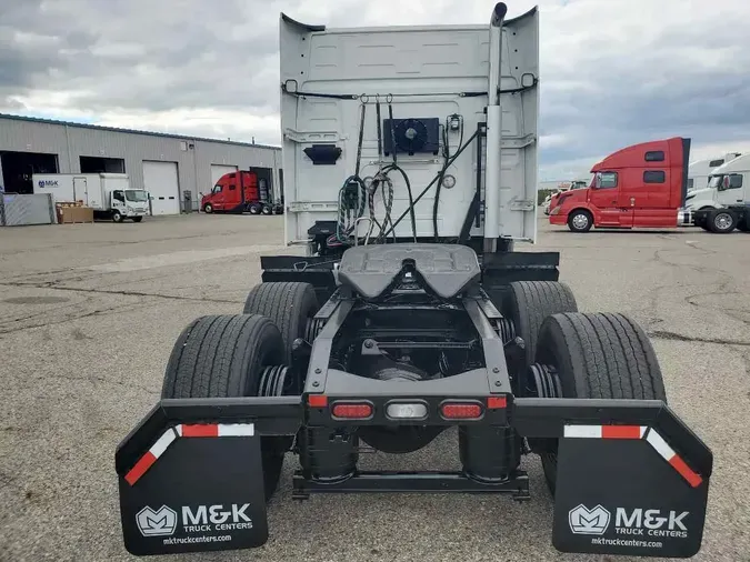 2024 VOLVO VNL64T740