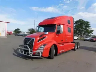 2020 VOLVO VNL860