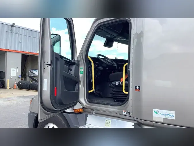 2024 Freightliner Cascadia