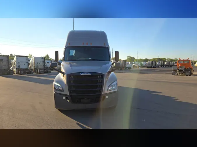 2024 Freightliner Cascadia 126