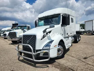 2022 VOLVO VNL64T740
