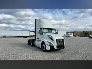 2018 Volvo VNL300