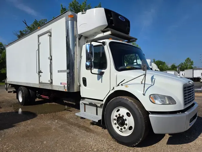 2016 FREIGHTLINER M2 106
