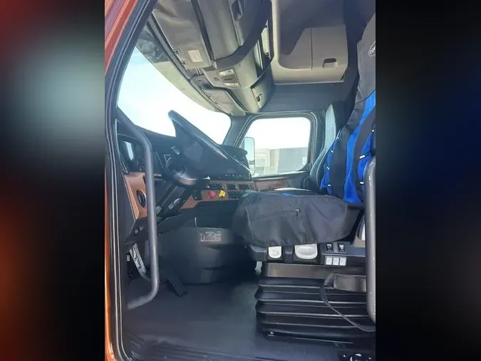 2021 Freightliner Cascadia