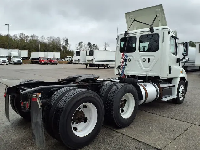 2018 FREIGHTLINER/MERCEDES CASCADIA 113