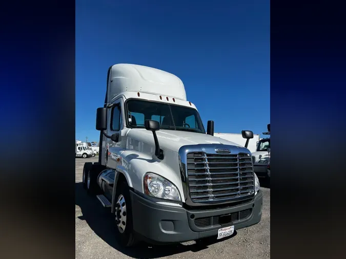 2018 FREIGHTLINER/MERCEDES CASCADIA 125