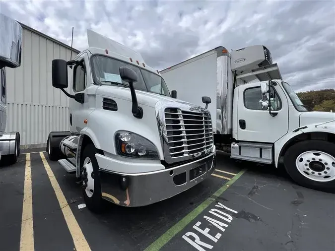 2016 FREIGHTLINER/MERCEDES CASCADIA 113