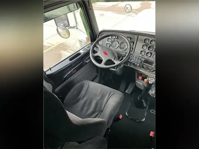 2018 PETERBILT 389