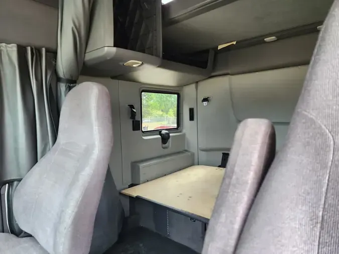2020 NAVISTAR INTERNATIONAL LT625 SLPR CAB
