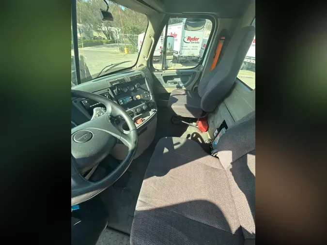 2016 FREIGHTLINER/MERCEDES CASCADIA 1137c8b011edb2e43a4ca7dadaa768db223