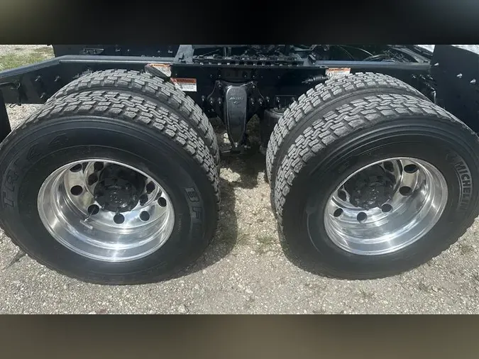 2020 FREIGHTLINER CA126