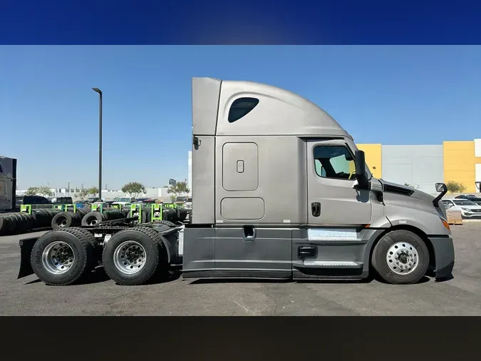 2023 Freightliner Cascadia