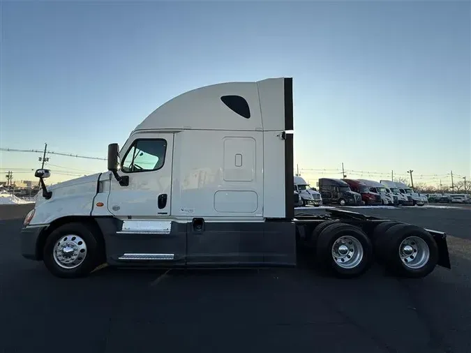 2017 FREIGHTLINER CASCADIA EVOLUTION