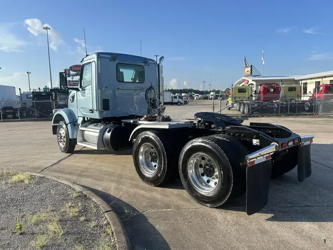 2022 Peterbilt 567