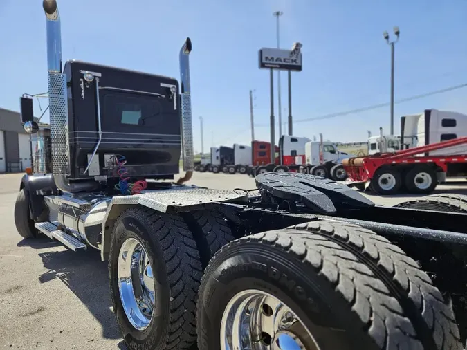2020 KENWORTH W900