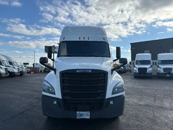 2021 Freightliner T12664ST