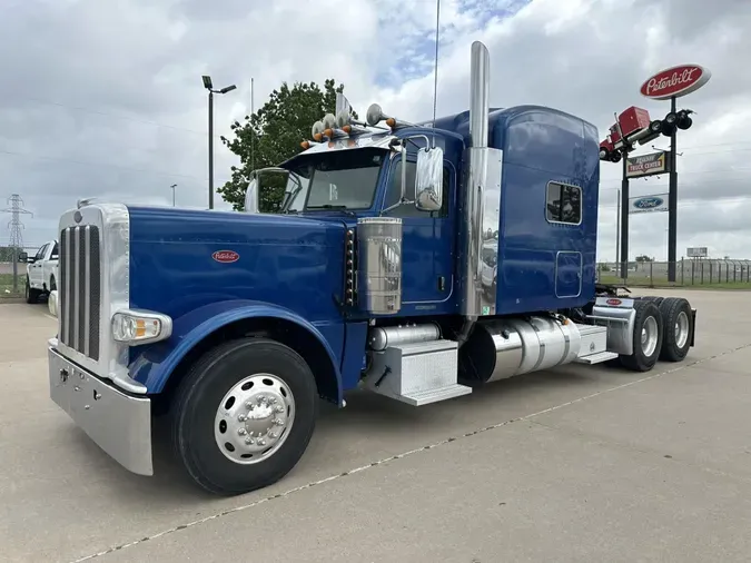 2023 Peterbilt 389